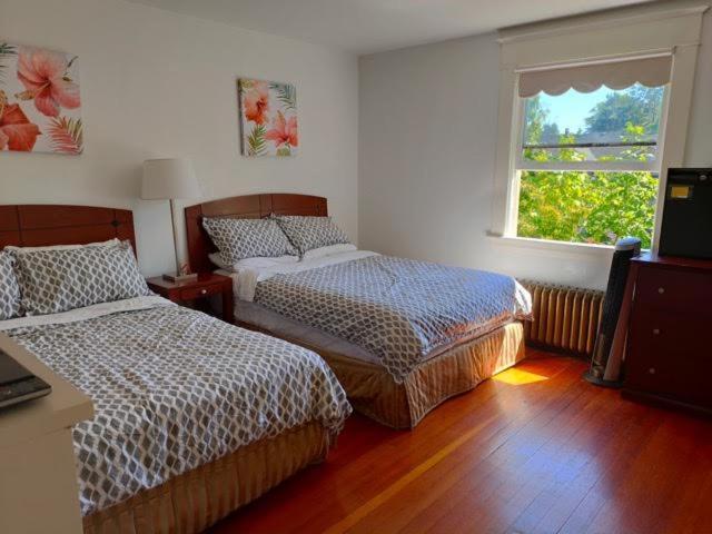 West Vancouver Guesthouse ภายนอก รูปภาพ